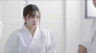 香港美少女『HongKongDoll』玩偶姐姐短片系列【第一次公共場合的性愛】差點被發現，魂都嚇飛了，只能說我受不了這麼刺激的…！全是最真實的，沒有任何計劃的隨手拍…